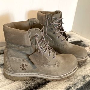 Sage Green Timberlands 🥾